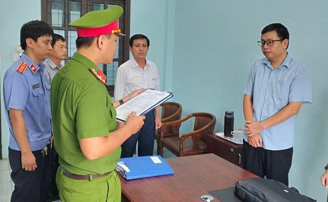 Quảng Nam: Bắt giam cán bộ lập 13 hồ sơ cấp sổ đỏ trái quy định