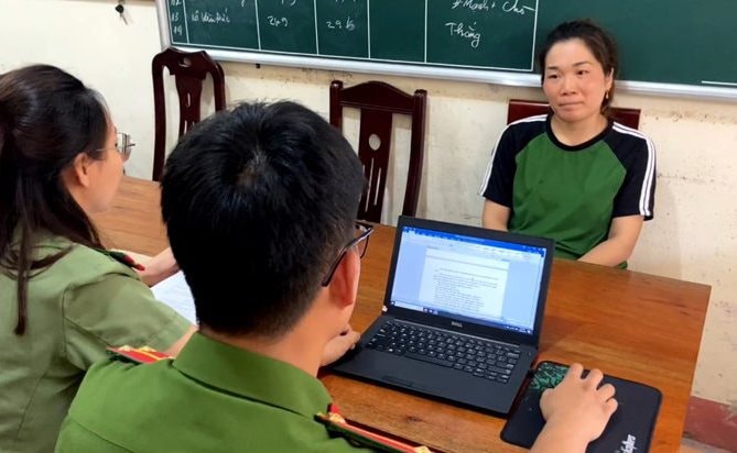 Bắt người phụ nữ mua bán trẻ em