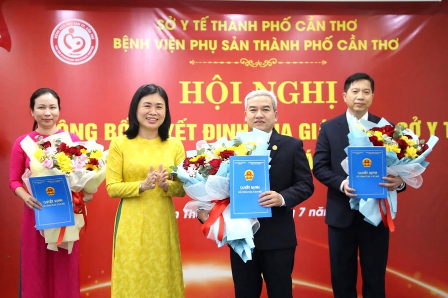 Bệnh viện Phụ sản TP.Cần Thơ bổ nhiệm giám đốc và 2 phó giám đốc mới
