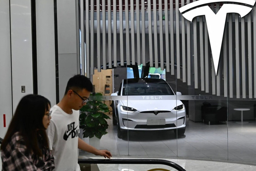 Tesla tung bản cập nhật phần mềm cho 1,68 triệu ô tô điện ở Trung Quốc để khắc phục sự cố nắp ca pô