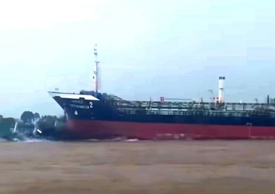 Thông tin mới về vụ tàu hàng va chạm với phà chở khách trên sông Vàm Nao