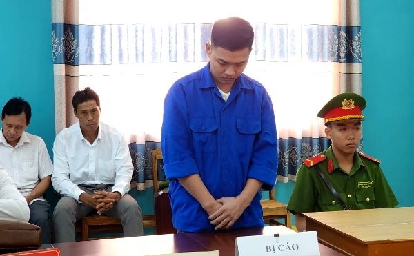 Người đàn ông bị đâm tử vong vì bẻ đũa trong lúc nhậu