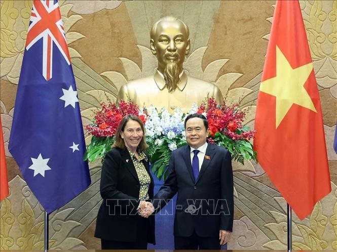 Chủ tịch Quốc hội Trần Thanh Mẫn hội đàm với Chủ tịch Thượng viện Australia Sue Lines