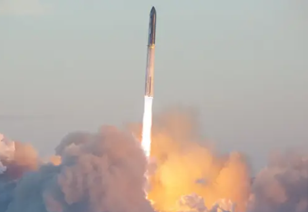 Vụ nổ tên lửa Starship làm thủng tầng điện ly
