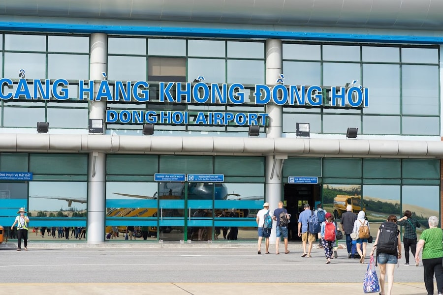 Tạm dừng khai thác sân bay Đồng Hới để tránh bão số 4
