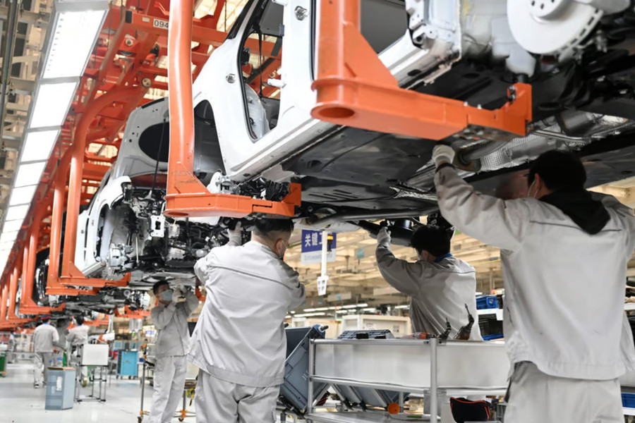 BMW, General Motors, Toyota mất thêm thị phần ở Trung Quốc khi quá trình chuyển đổi sang ô tô điện chậm