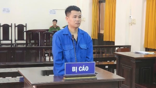 Bán dâm không thành, người phụ nữ bị cướp tài sản