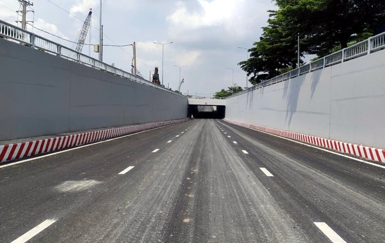 TP.HCM: Thông xe một nhánh hầm chui nút giao Nguyễn Văn Linh - Nguyễn Hữu Thọ