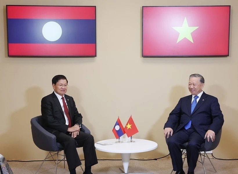 Tổng Bí thư, Chủ tịch nước Tô Lâm gặp Tổng Bí thư, Chủ tịch nước Lào