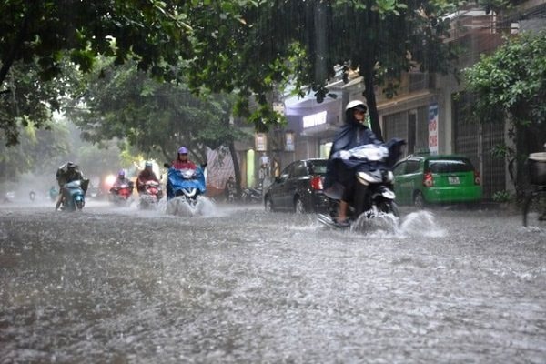 Thời tiết hôm nay 13/6: 'Combo' nắng nóng gay gắt và mưa dông diện rộng