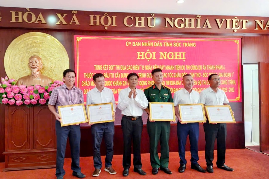 Khen thưởng nhiều tập thể, cá nhân thi đua xây dựng cao tốc Châu Đốc - Cần Thơ - Sóc Trăng