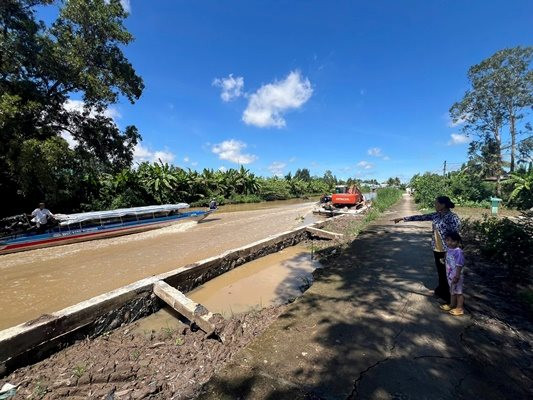 Bạc Liêu: Yêu cầu nhà thầu làm lại công trình chưa nghiệm thu đã bị sạt lở, sụt lún