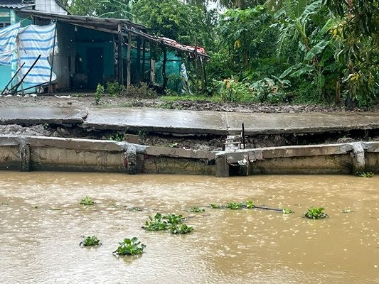 Bạc Liêu: Bờ kè vừa làm xong đã bị sạt lở nghiêm trọng