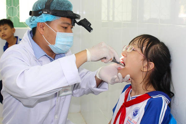 Học sinh tiểu học tại TP.HCM bị sâu răng giảm gần 13%