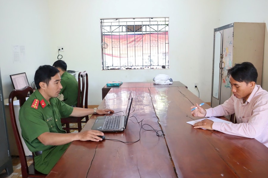 Tạm giữ hình sự đối tượng lao lên ca bin đánh tài xế xe tải ở Bình Phước
