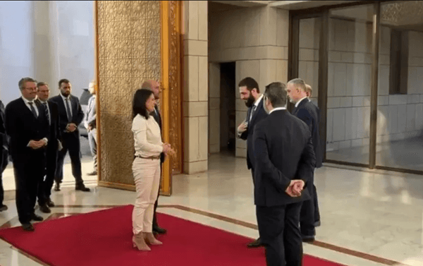 Giải mã việc nhà lãnh đạo mới của Syria từ chối bắt tay nữ Ngoại trưởng Đức