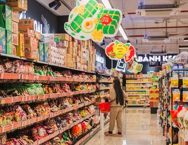 Ngày đầu nghỉ tết: Giá thực phẩm tăng nhẹ, hàng hóa dồi dào