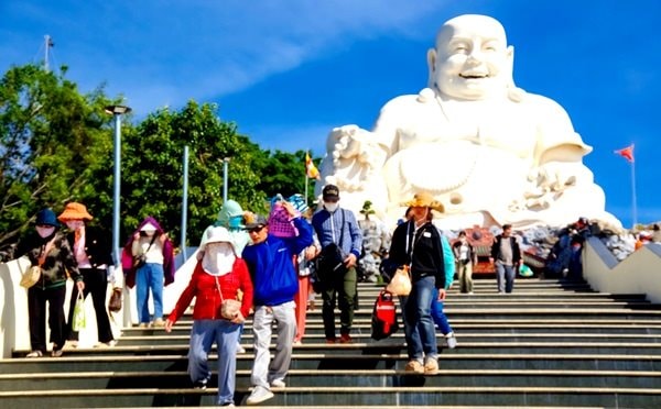 Đầu năm, du xuân lên núi Cấm ở An Giang