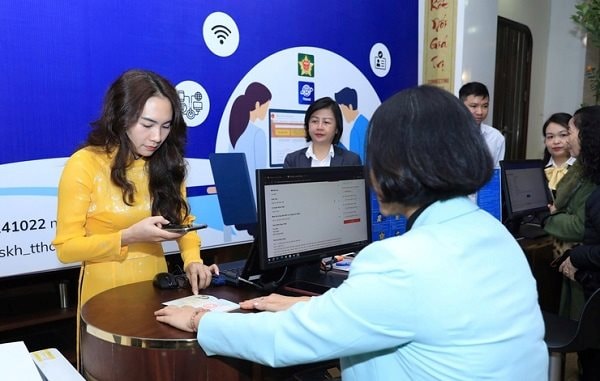 Hà Nội hướng dẫn cấp đổi giấy phép lái xe tại 32 đại lý dịch vụ công