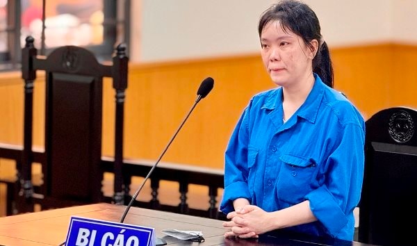 Nữ nhân viên ngân hàng dùng tiền vay vốn của khách để trả nợ