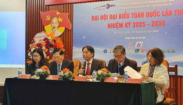 Hội Thông tin khoa học và công nghệ Việt Nam đóng vai trò cánh tay nối dài của Bộ Khoa học - Công nghệ