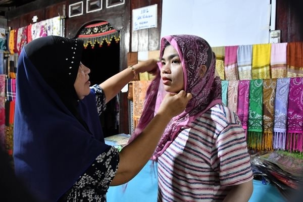 Nghề dệt thổ cẩm ở làng Chăm