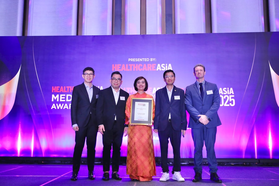 FPT Long Châu nhận giải đổi mới sáng tạo tại Healthcare Asia Pharma Awards 2025