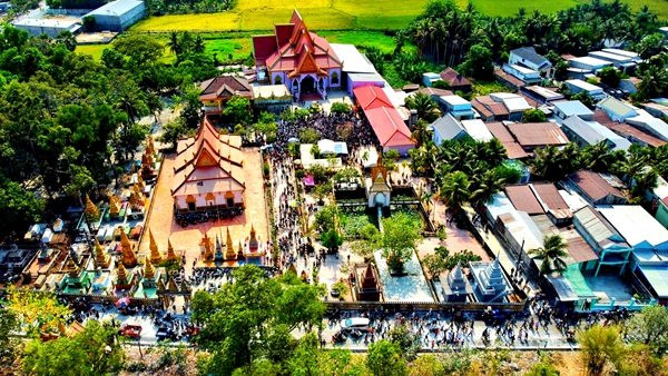 Lễ hội Chôl Thnăm Thmây mừng năm mới của người Khmer ở An Giang