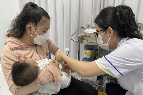 Thêm 2 ca tử vong liên quan đến sởi, Bộ Y tế mở chiến dịch tiêm vắc xin sởi đợt 3