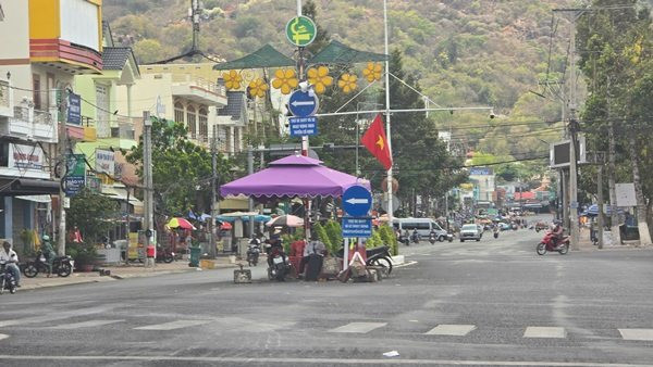 Đặt trạm thu phí vào Khu du lịch quốc gia Núi Sam liệu có phù hợp thực tế?