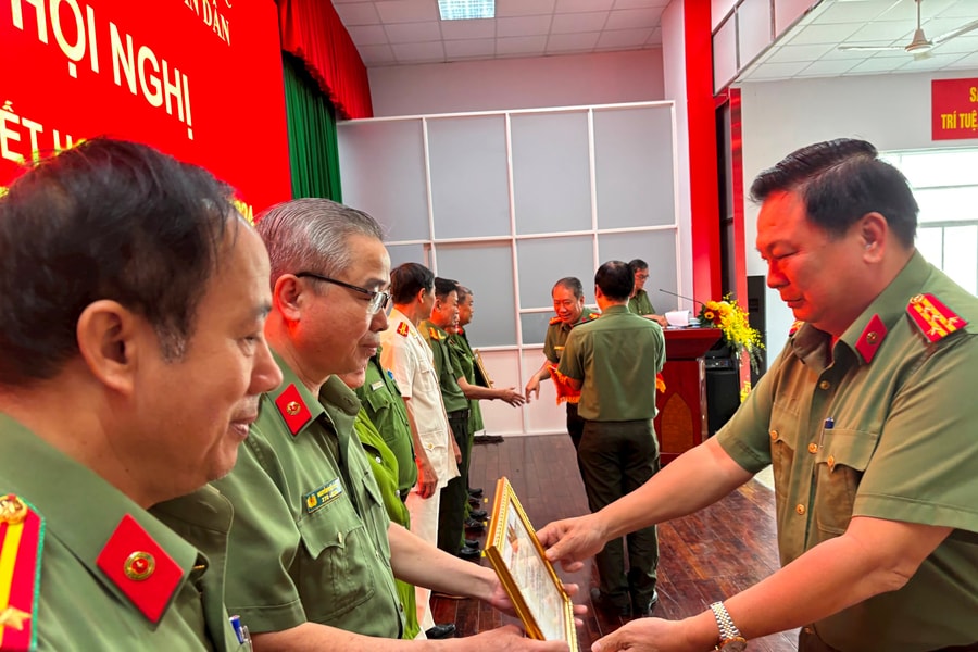 Hội Cựu CAND TP.Thủ Đức tham gia giữ gìn ANTT: Sự phối hợp thú vị giữa những màu áo lính