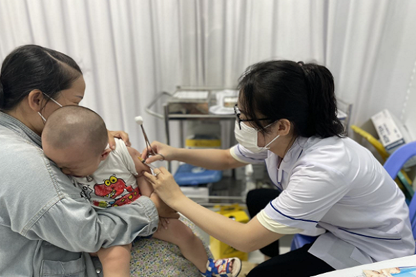 Bộ Y tế: Trẻ trên 10 tuổi mắc sởi đang gia tăng