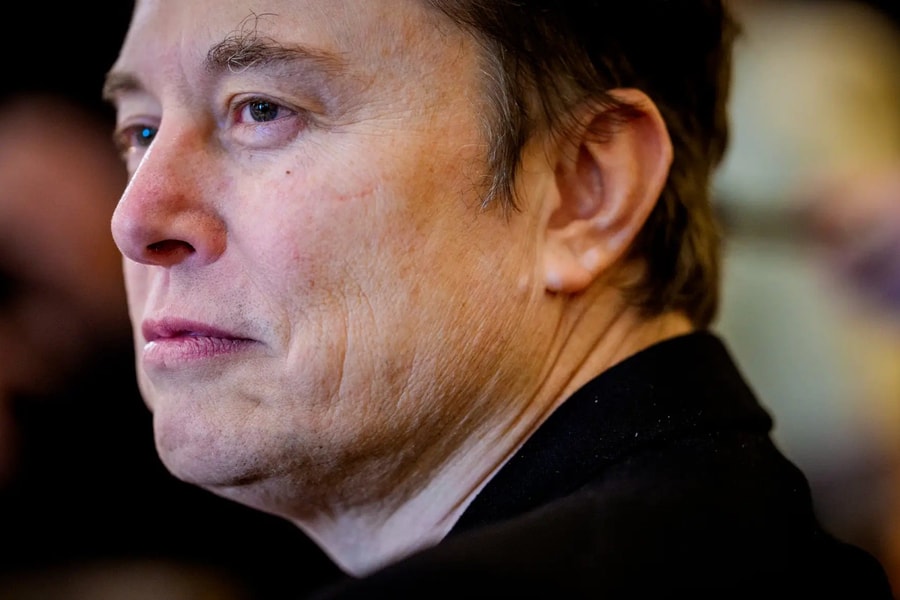 Chủ tịch hội đồng quản trị Tesla bác tin tìm CEO mới thay Elon Musk