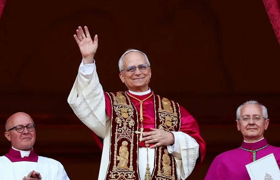Vatican có tân Giáo hoàng, là người Mỹ đầu tiên trong lịch sử