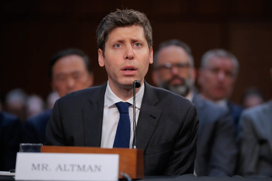 Khác Mark Zuckerberg, Sam Altman không muốn con trai lớn lên với bạn thân là AI
