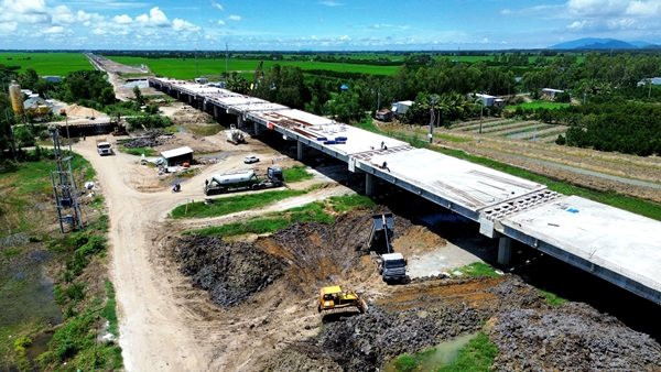 Cao tốc Châu Đốc - Cần Thơ - Sóc Trăng thi công vượt tiến độ
