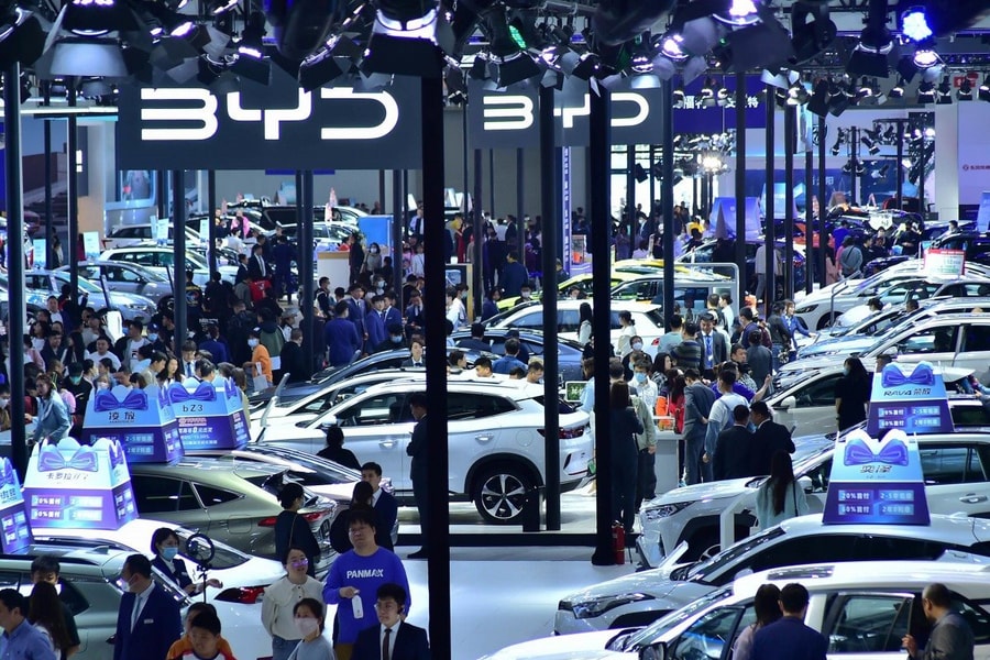 BYD châm ngòi cuộc chiến giá, gây mối lo ngành ô tô điện khủng hoảng thanh khoản như Evergrande