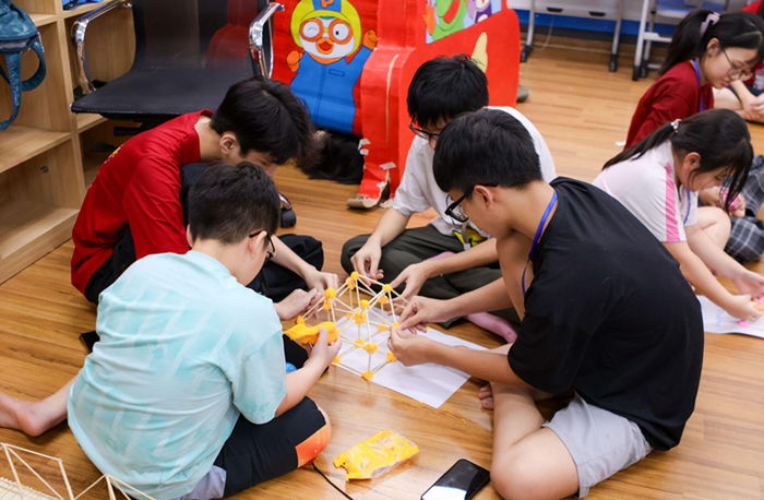 Science Camp: Nơi mở cửa khoa học cho các em nhỏ