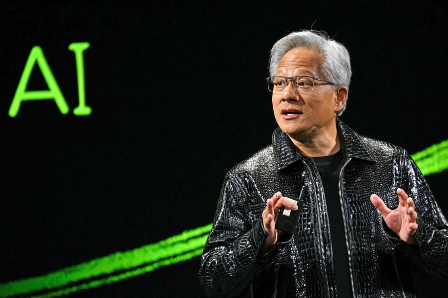 CEO Nvidia hé lộ bí kíp dùng nhiều AI để có câu trả lời tốt nhất