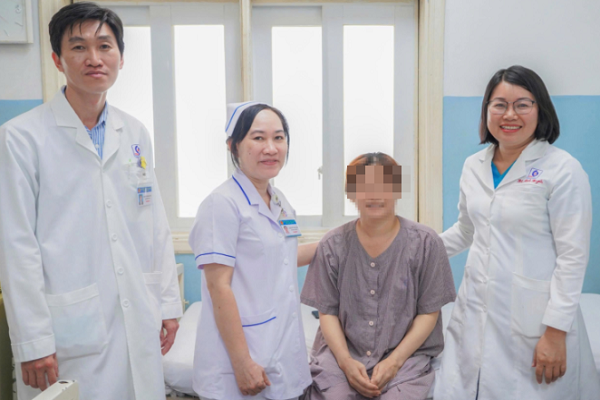 Bác sĩ khuyên không nên sinh tiếp, người phụ nữ ở TP.HCM vẫn 'lén' có thai nên nguy kịch