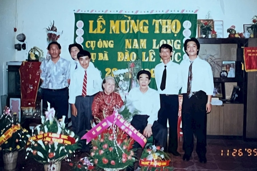 Trung tướng Nam Long – ‘Người cận vệ của Bác Hồ’ qua ký ức của con trai Kỳ 3: 'Nếu chị vẫn chờ thì đón về với anh'