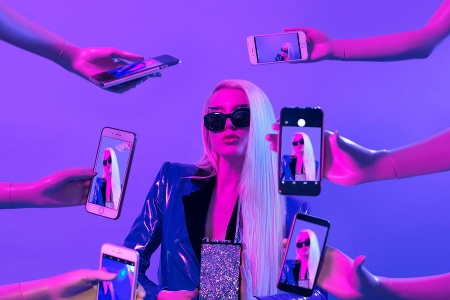 Gen Z 'nghiện' giải trí trên nền tảng số, giải trí truyền thống bị lãng quên
