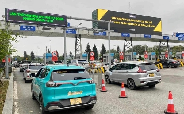 Hơn 4,4 triệu ô tô có thể không được qua trạm thu phí, vì sao?