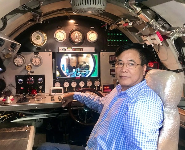 'Kỹ sư chân đất' và giấc mơ tàu ngầm vươn khơi