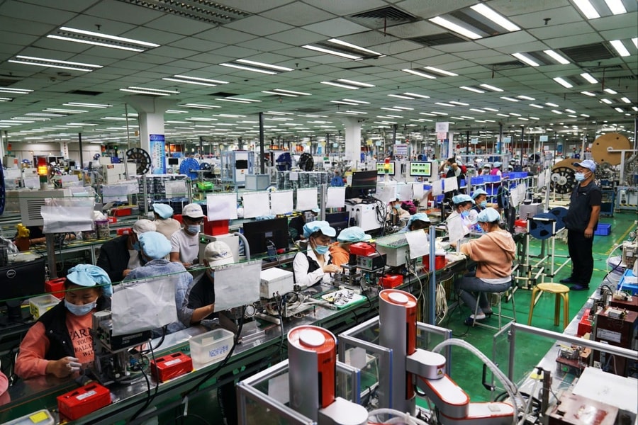 Foxconn tăng lương thưởng, đẩy mạnh tuyển công nhân sản xuất dòng iPhone 17