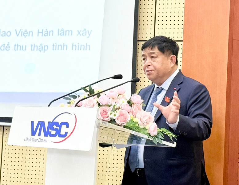 Phát triển vệ tinh quan sát Trái đất tầm thấp 'Made in Vietnam'
