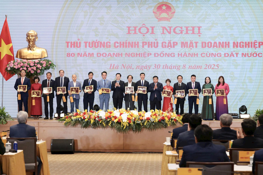 LPB vinh dự đón nhận bằng khen của Thủ tướng tại Hội nghị "80 năm doanh nghiệp đồng hành cùng Đất nước”