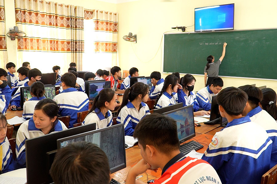 E-learning 'nhẹ': Thu hẹp khoảng cách giáo dục giữa thành thị và vùng sâu vùng xa
