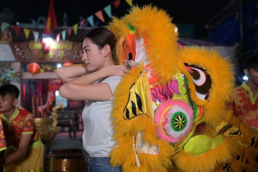 Hoa hậu và những điệu lân: Khi sắc đẹp đồng hành cùng tinh thần Việt