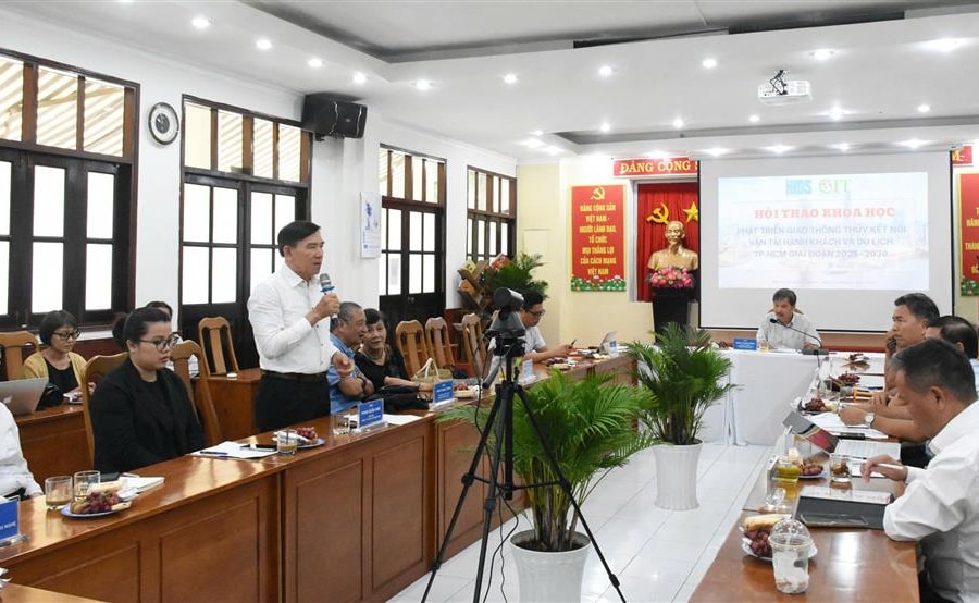 Các chuyên gia đề xuất tập trung hoàn thiện hệ thống buýt sông TP.HCM